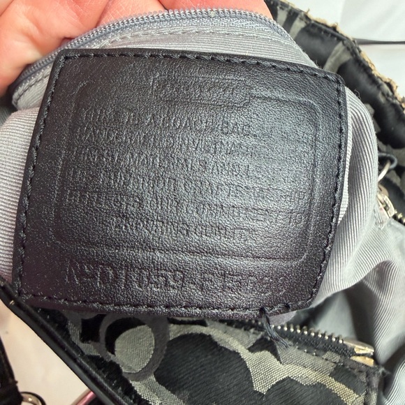 A Black Coach Signature Hand Bag. F13053 - Picture 3 of 12